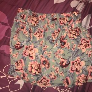 American eagle Strapless floral top
